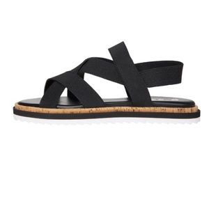 NWOT B-52 by Bullboxer Primm Strappy Sandal. Women's Size 9. Color Black